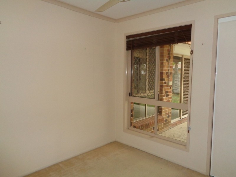 4 Foxdale Crt, Waterford West QLD 4133