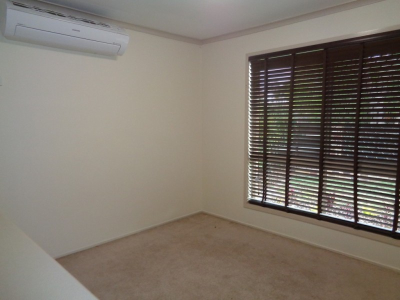 4 Foxdale Crt, Waterford West QLD 4133