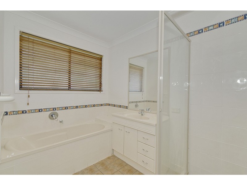 7 Costigan Tce, Edens Landing QLD 4207