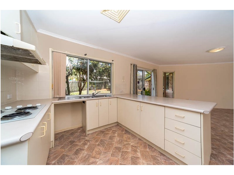 6 Holliday Drive, Edens Landing QLD 4207