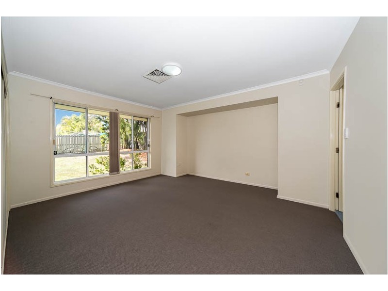 6 Holliday Drive, Edens Landing QLD 4207