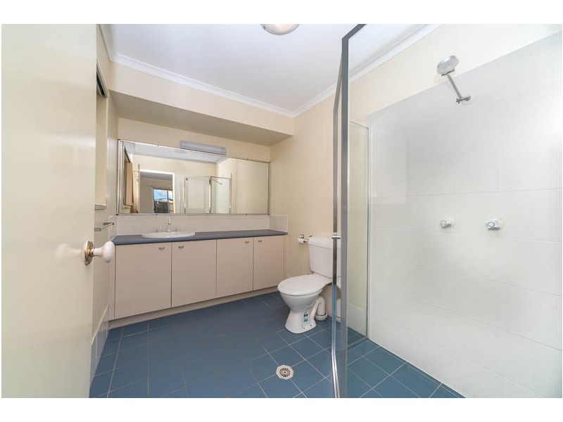 6 Holliday Drive, Edens Landing QLD 4207