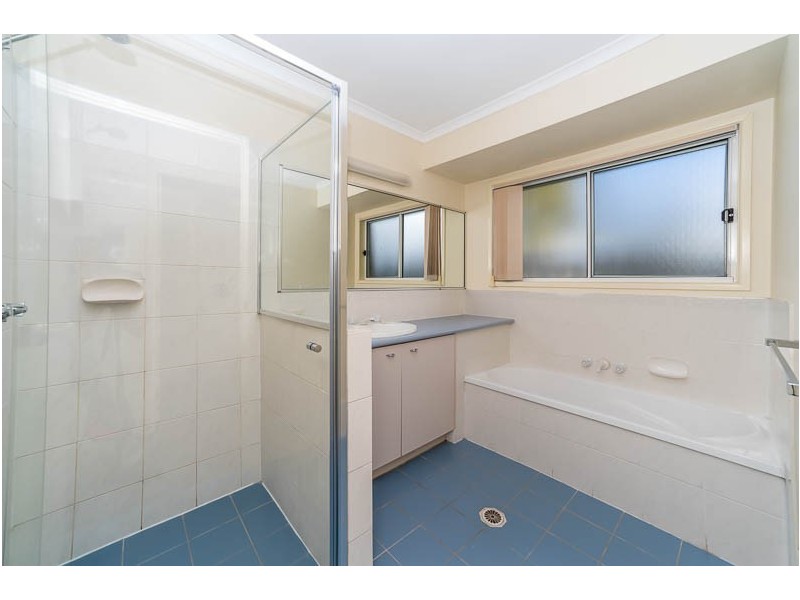 6 Holliday Drive, Edens Landing QLD 4207