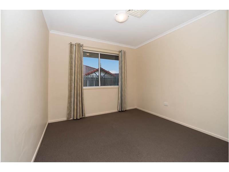 6 Holliday Drive, Edens Landing QLD 4207