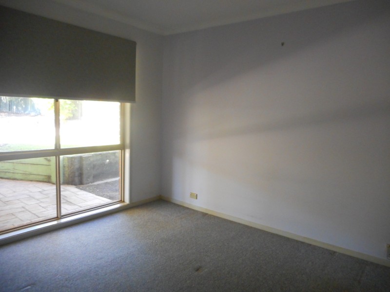 99 Castile Cres, Edens Landing QLD 4207