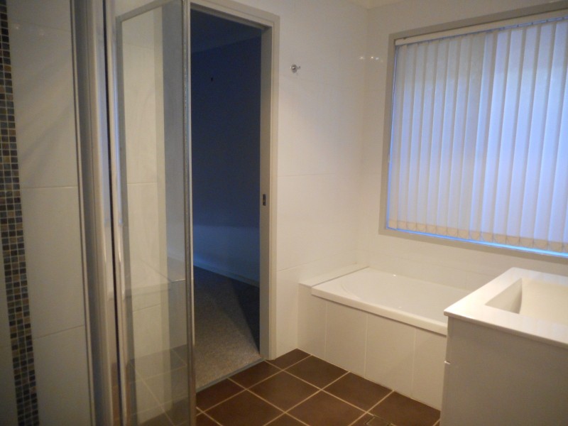 99 Castile Cres, Edens Landing QLD 4207