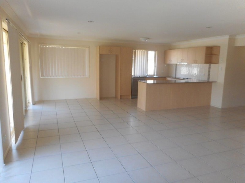 10 Zachary St, Eagleby QLD 4207