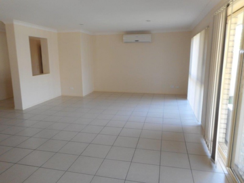 10 Zachary St, Eagleby QLD 4207
