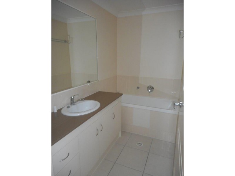 10 Zachary St, Eagleby QLD 4207