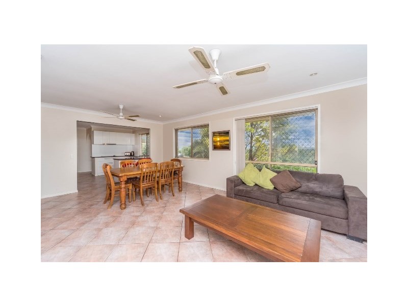 4 Wantana Crescent, Edens Landing QLD 4207