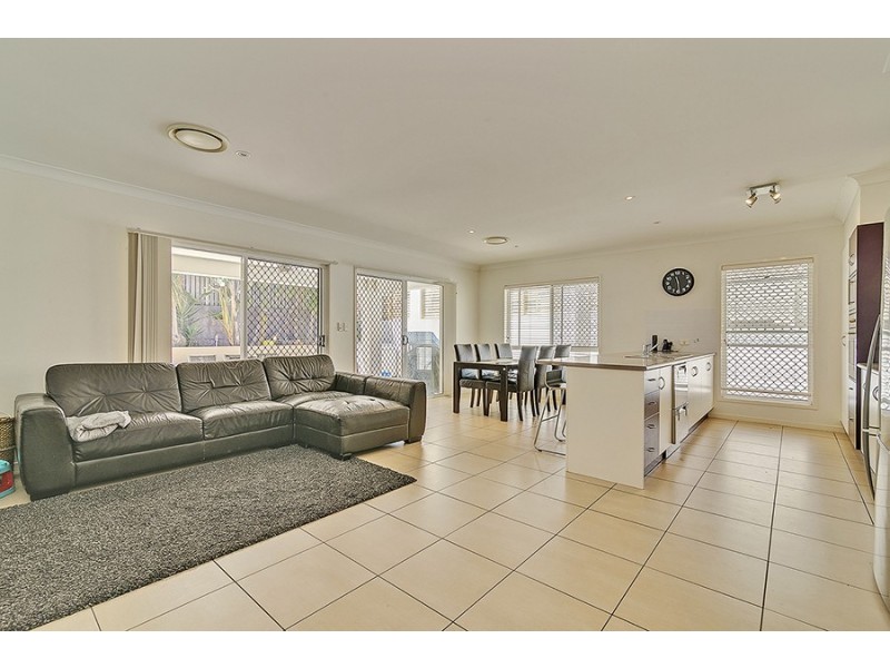 4 Mossman Parade, Waterford QLD 4133