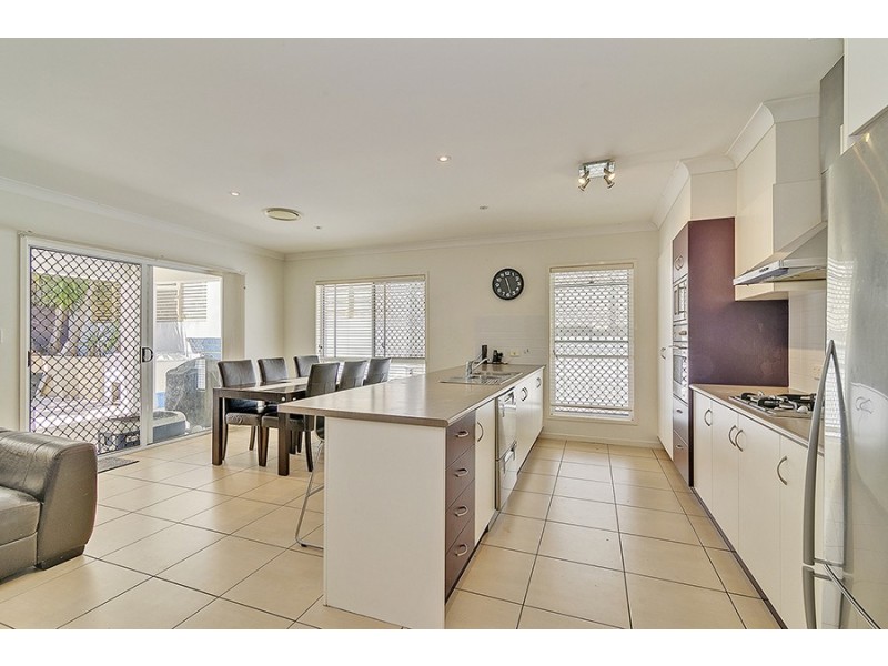 4 Mossman Parade, Waterford QLD 4133