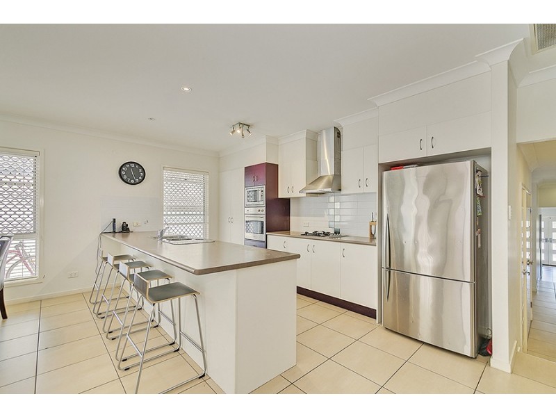4 Mossman Parade, Waterford QLD 4133