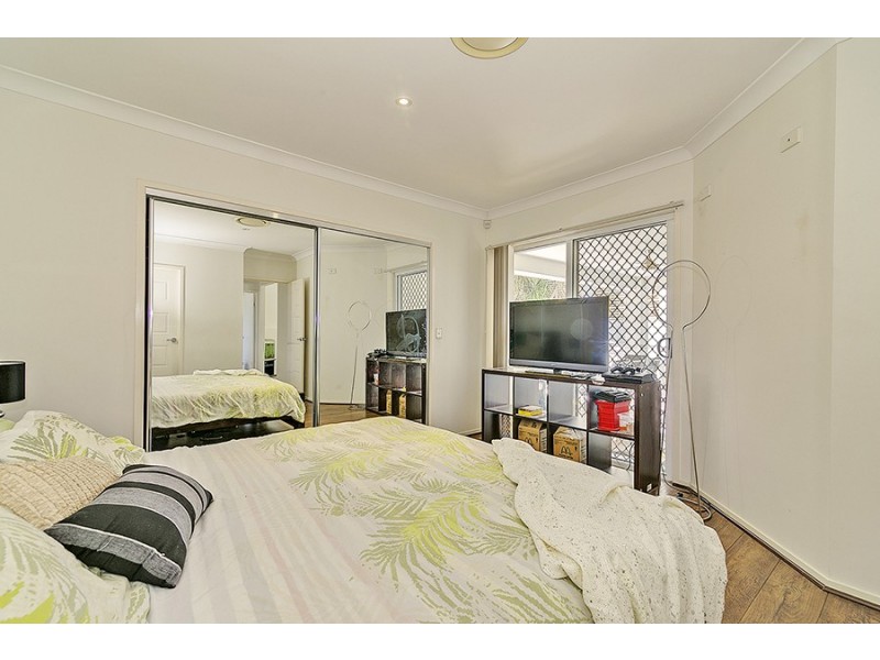 4 Mossman Parade, Waterford QLD 4133