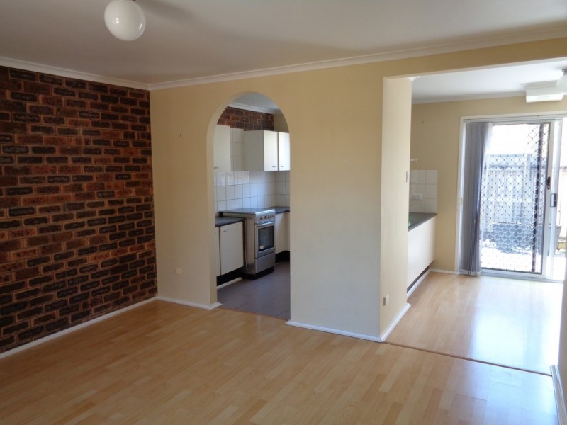 5/2 Cowper Ave, Eagleby QLD 4207