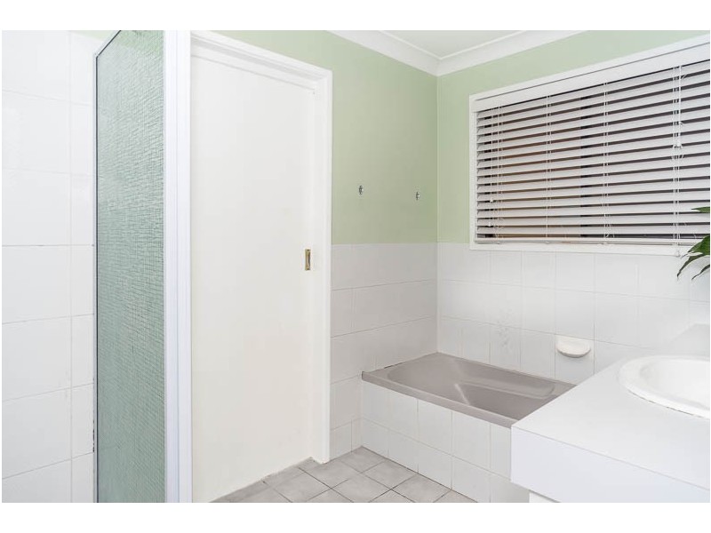 20 Avonmore Street, Edens Landing QLD 4207