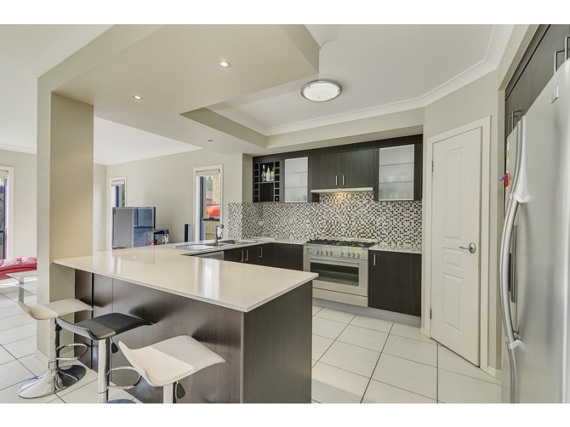 39 Riverside Tce, Windaroo QLD 4207