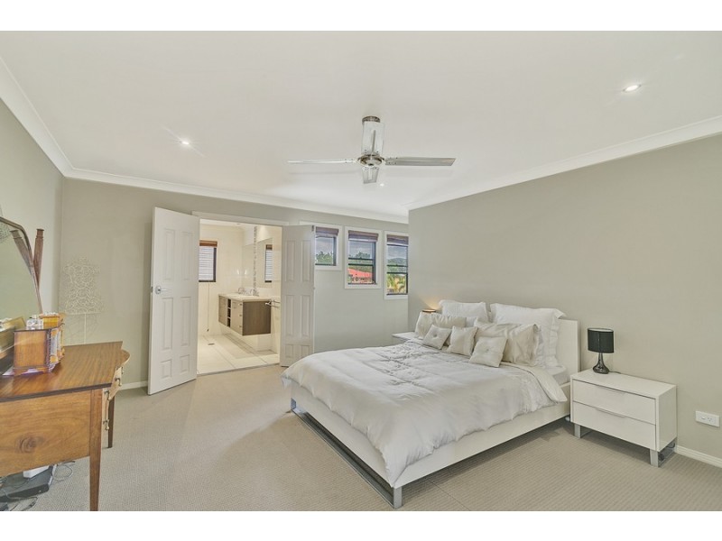 39 Riverside Tce, Windaroo QLD 4207