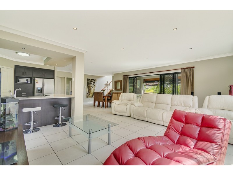 39 Riverside Tce, Windaroo QLD 4207