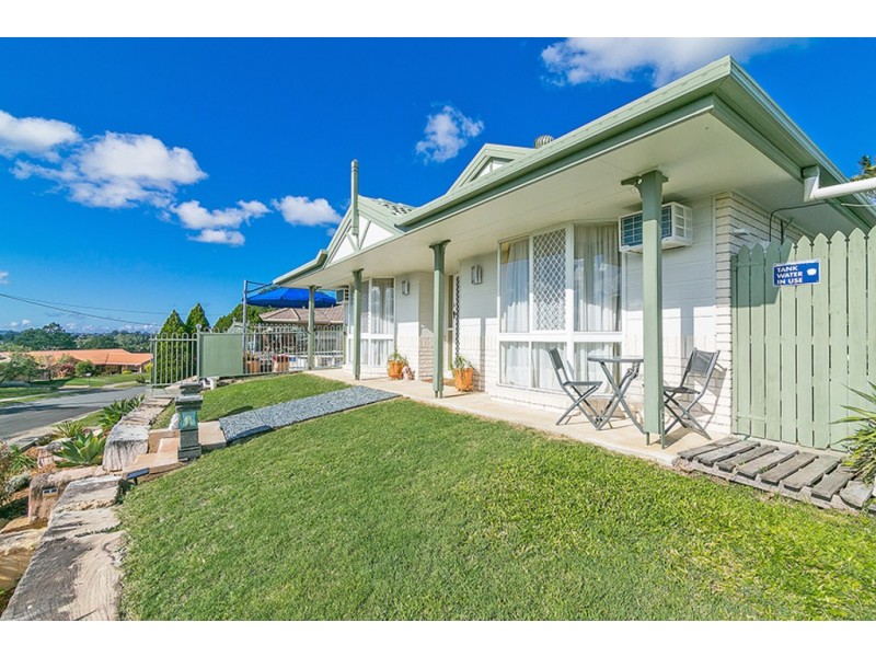 16 Wantana Cres, Edens Landing QLD 4207