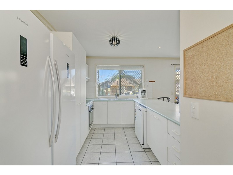16 Wantana Cres, Edens Landing QLD 4207