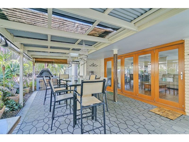 16 Wantana Cres, Edens Landing QLD 4207