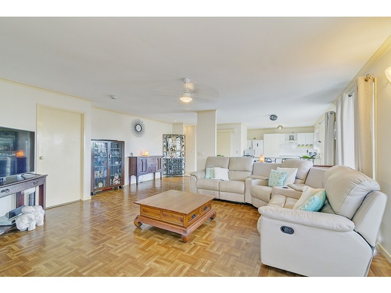 16 Wantana Cres, Edens Landing QLD 4207
