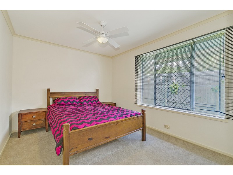 16 Wantana Cres, Edens Landing QLD 4207