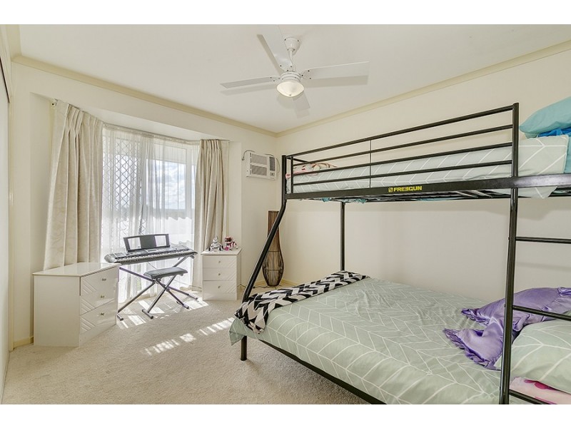 16 Wantana Cres, Edens Landing QLD 4207
