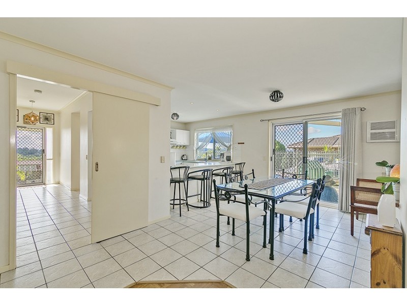 16 Wantana Cres, Edens Landing QLD 4207