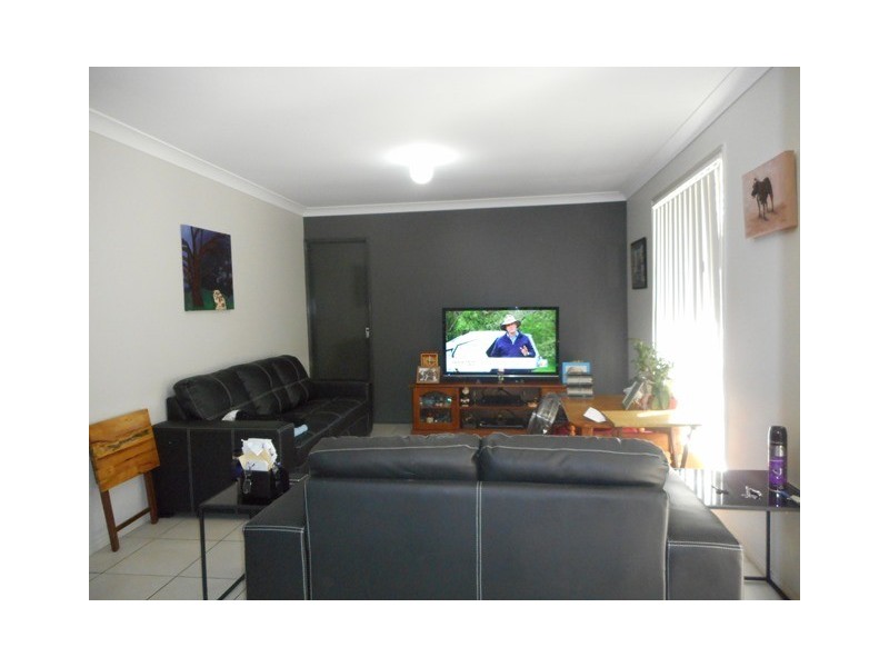 16 Holly Cres, Windaroo QLD 4207