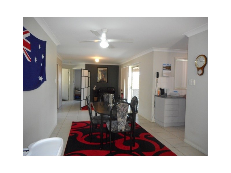 16 Holly Cres, Windaroo QLD 4207