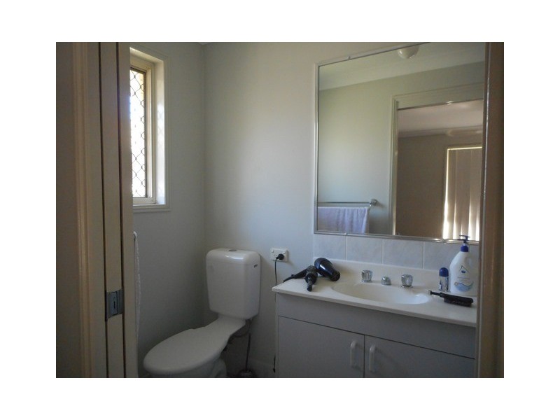 16 Holly Cres, Windaroo QLD 4207