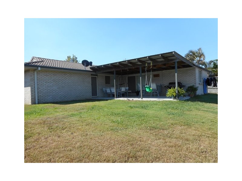16 Holly Cres, Windaroo QLD 4207