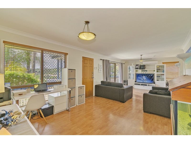 7 Clayton drive, Edens Landing QLD 4207