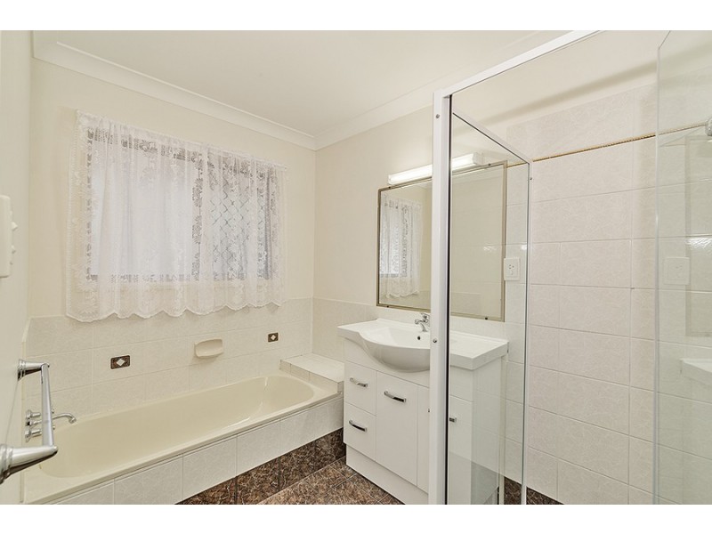 3 Clayton Drive, Edens Landing QLD 4207