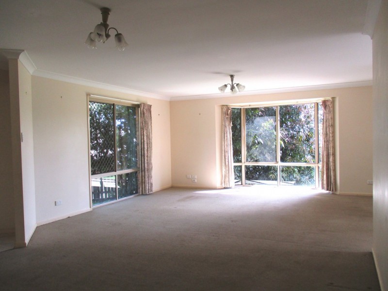 9 Eden Close, Edens Landing QLD 4207