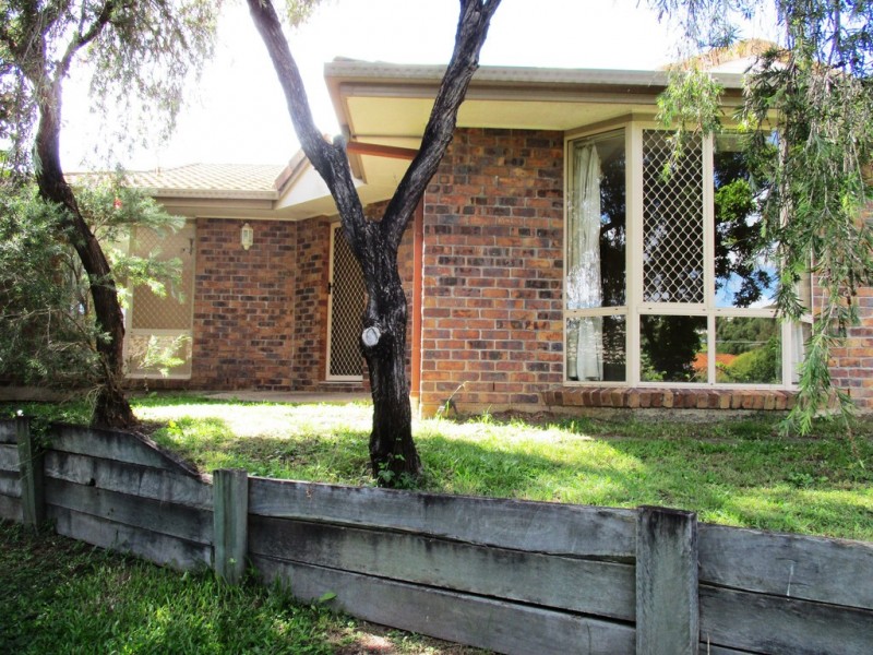 9 Eden Close, Edens Landing QLD 4207