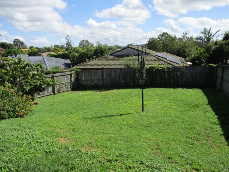 9 Eden Close, Edens Landing QLD 4207