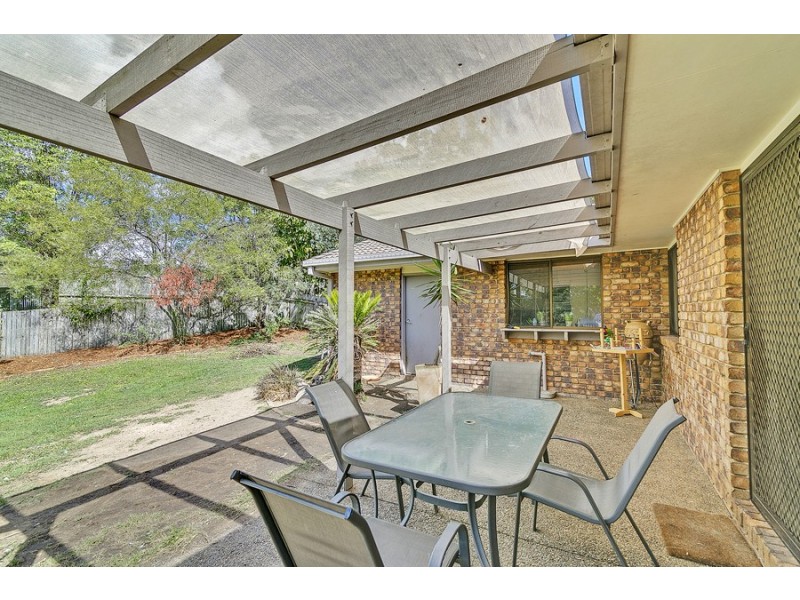 8 Duesbury Cres, Edens Landing QLD 4207