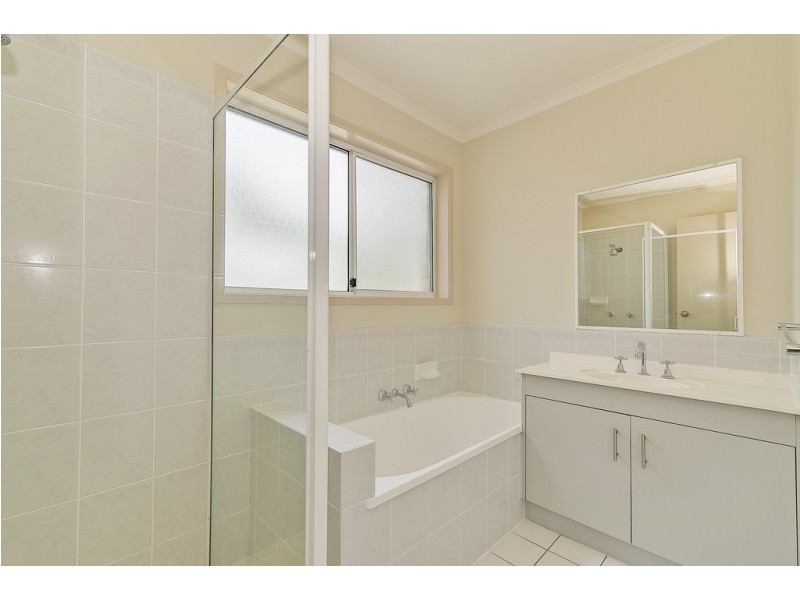 20 Houdini Tce, Edens Landing QLD 4207