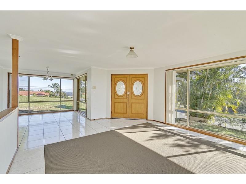 27 Hillside Cres, Edens Landing QLD 4207
