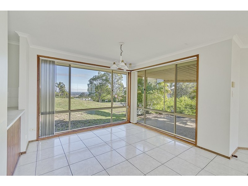 27 Hillside Cres, Edens Landing QLD 4207