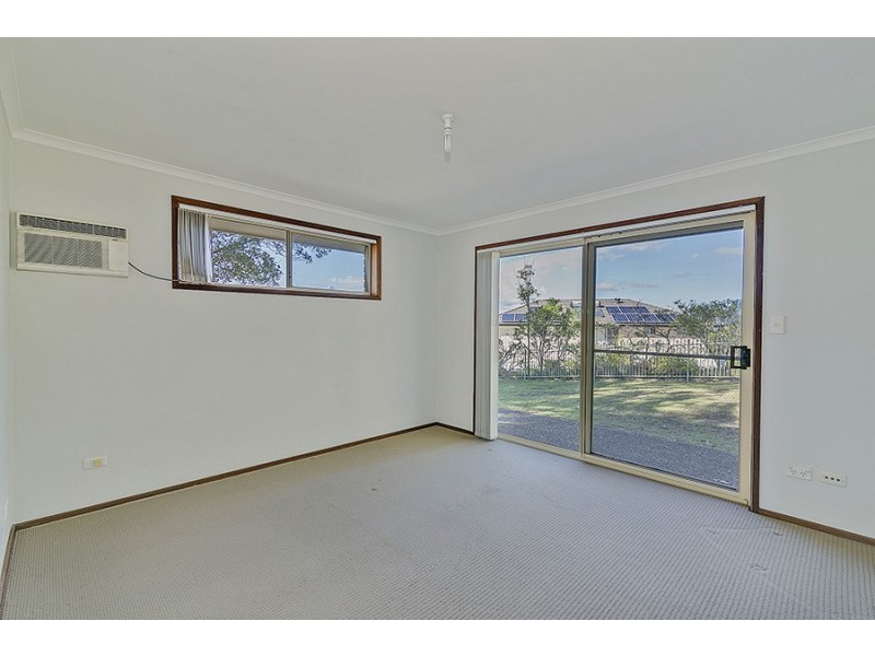 27 Hillside Cres, Edens Landing QLD 4207