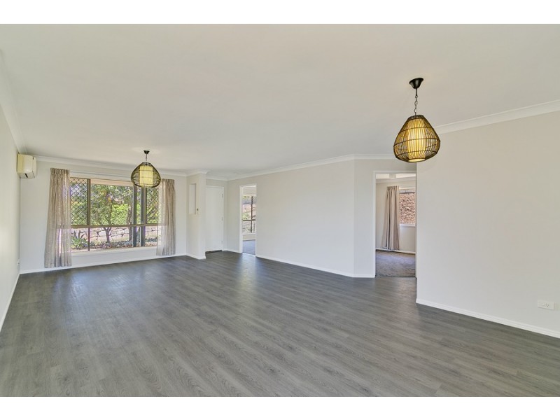 6 Vella Place, Edens Landing QLD 4207