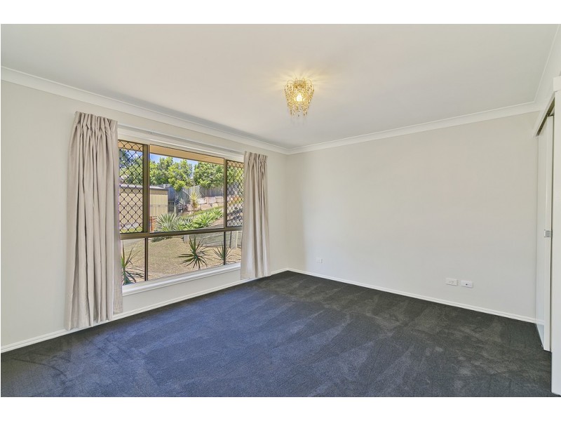 6 Vella Place, Edens Landing QLD 4207