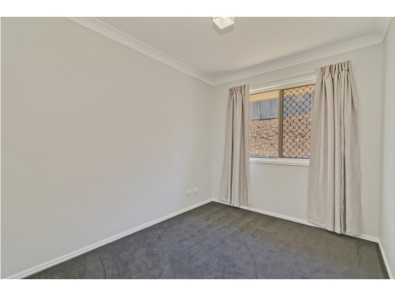 6 Vella Place, Edens Landing QLD 4207