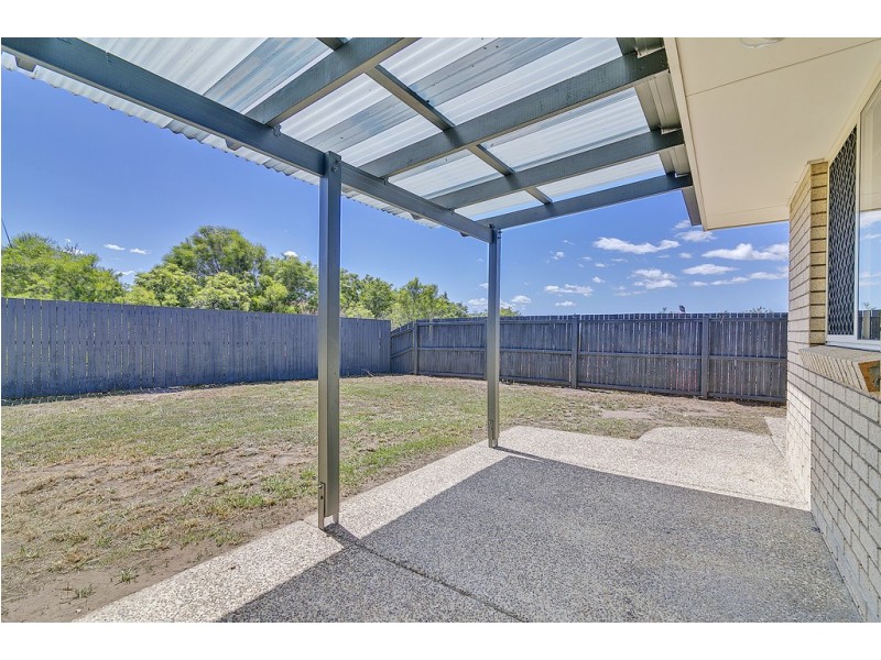 6 Vella Place, Edens Landing QLD 4207