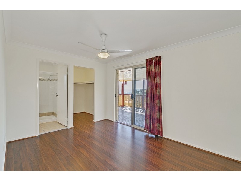 4 Silvestro Place, Edens Landing QLD 4207