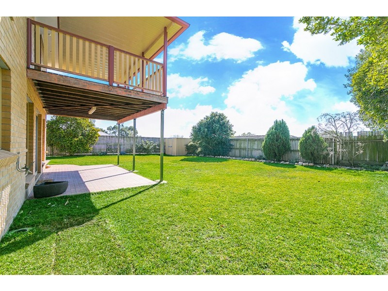 4 Silvestro Place, Edens Landing QLD 4207